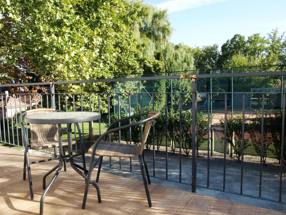 Balatonmáriafürdő Garden Club Panzio Bed & Breakfast エクステリア 写真