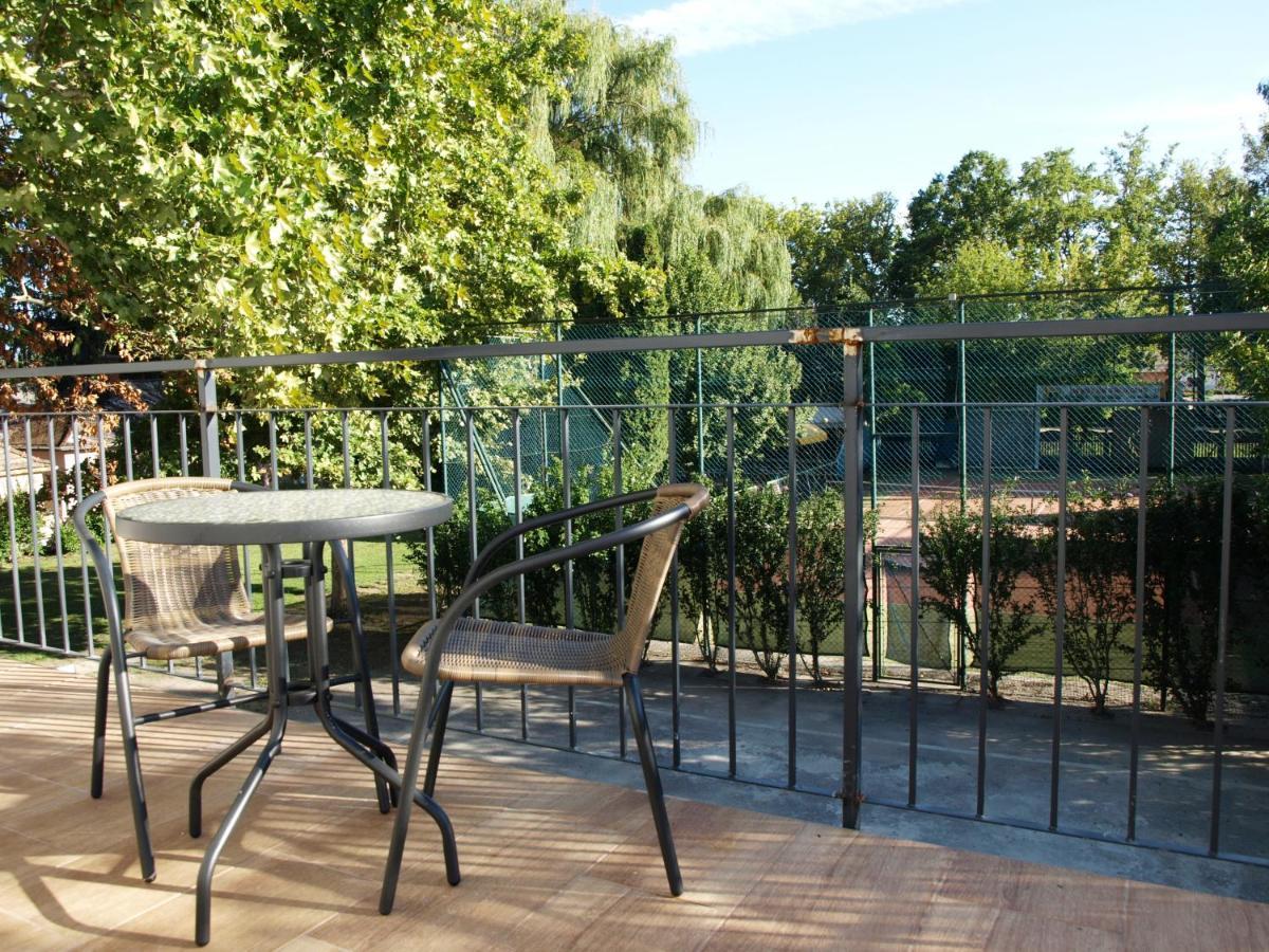 Balatonmáriafürdő Garden Club Panzio Bed & Breakfast エクステリア 写真