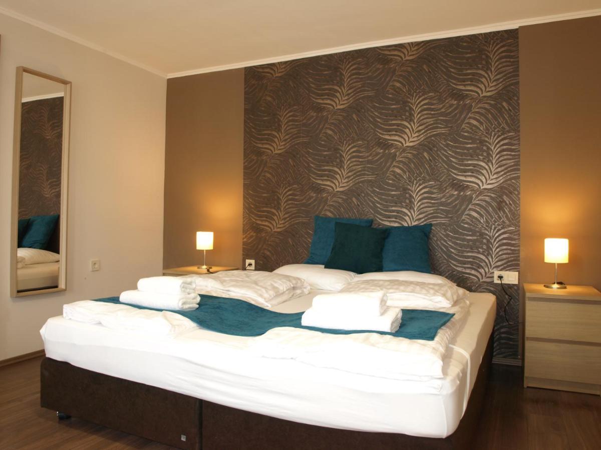Balatonmáriafürdő Garden Club Panzio Bed & Breakfast エクステリア 写真