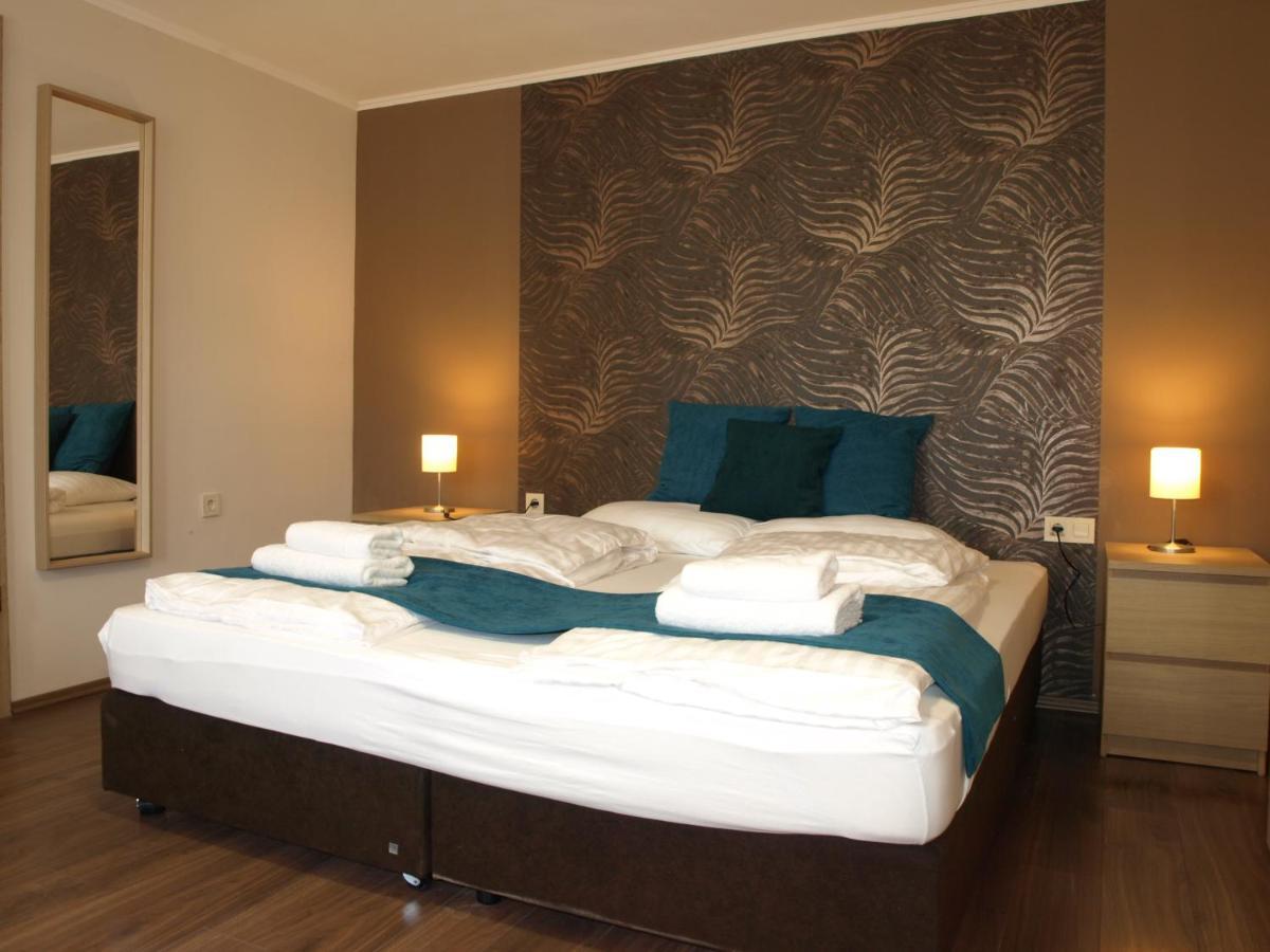 Balatonmáriafürdő Garden Club Panzio Bed & Breakfast エクステリア 写真