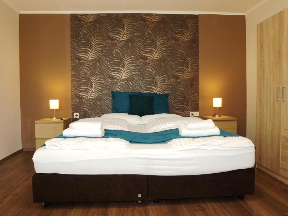 Balatonmáriafürdő Garden Club Panzio Bed & Breakfast エクステリア 写真