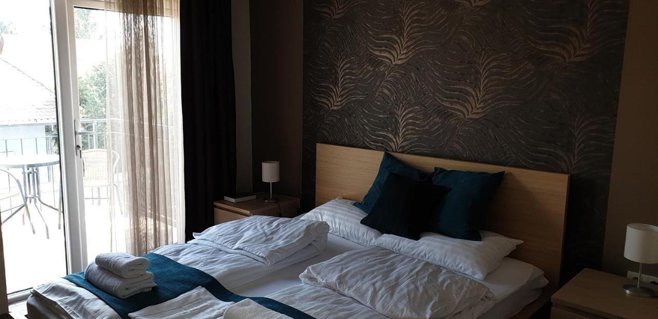 Balatonmáriafürdő Garden Club Panzio Bed & Breakfast エクステリア 写真