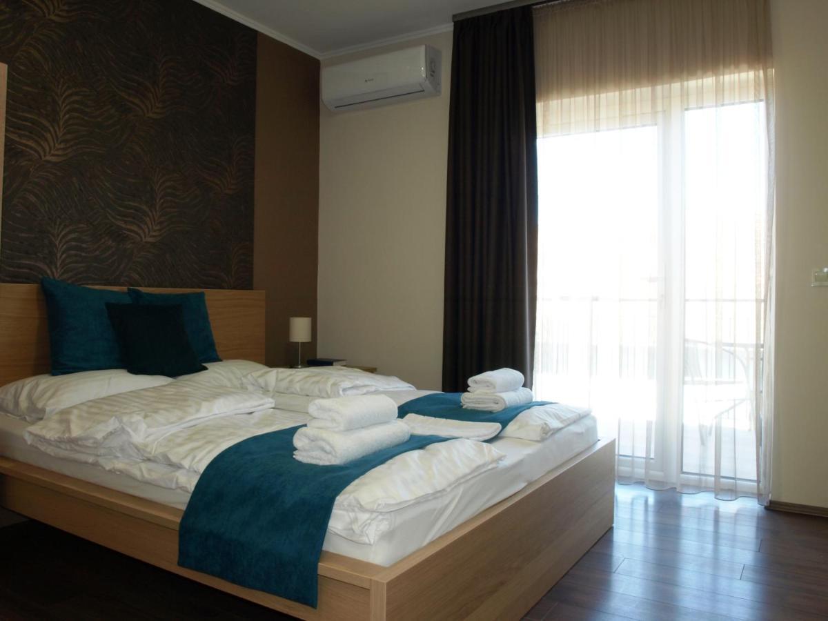 Balatonmáriafürdő Garden Club Panzio Bed & Breakfast エクステリア 写真