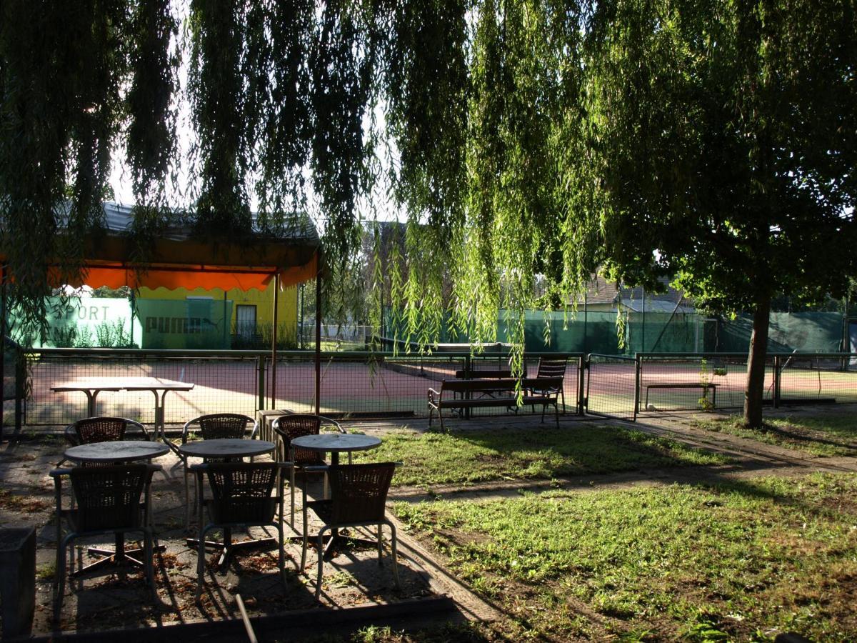 Balatonmáriafürdő Garden Club Panzio Bed & Breakfast エクステリア 写真