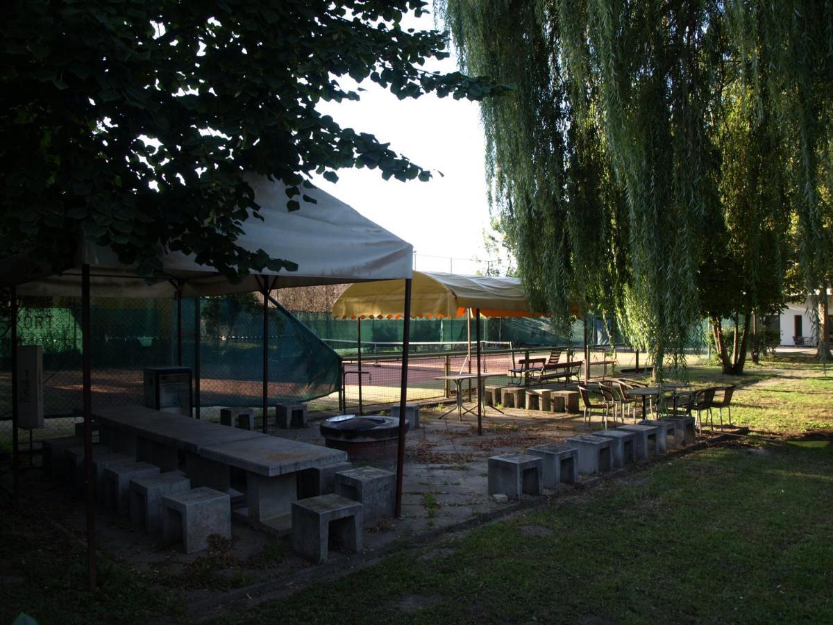 Balatonmáriafürdő Garden Club Panzio Bed & Breakfast エクステリア 写真