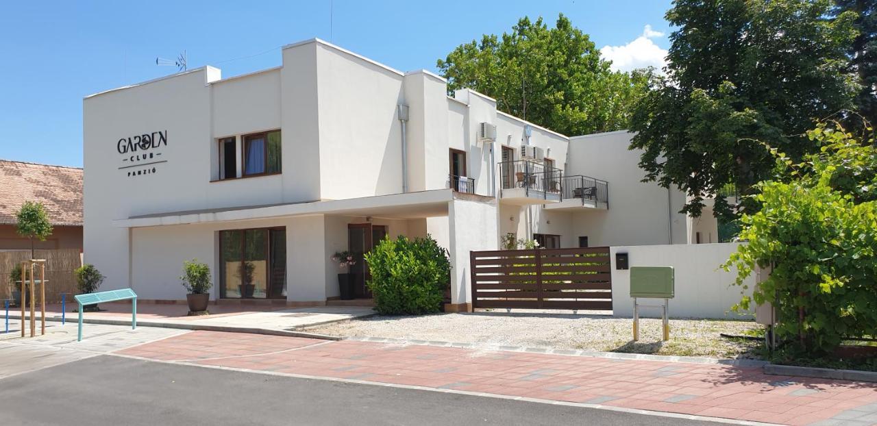 Balatonmáriafürdő Garden Club Panzio Bed & Breakfast エクステリア 写真