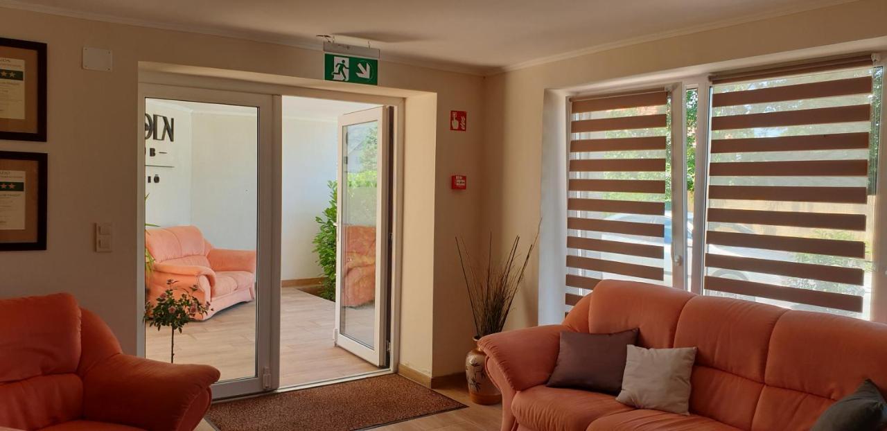 Balatonmáriafürdő Garden Club Panzio Bed & Breakfast エクステリア 写真